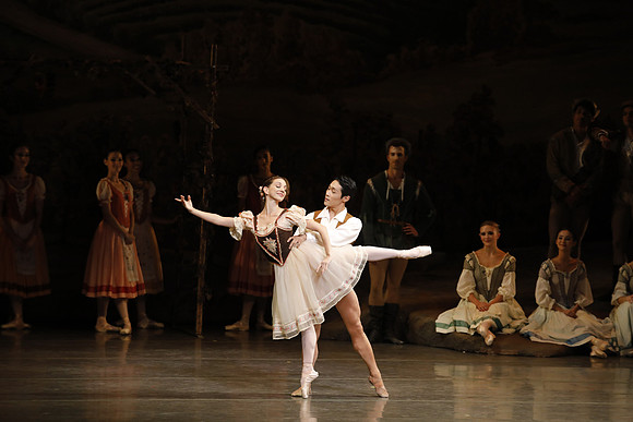 20161023_MCB_Giselle_Act1_3Cast_Jennifer_Laurent_Arsht__73A2998