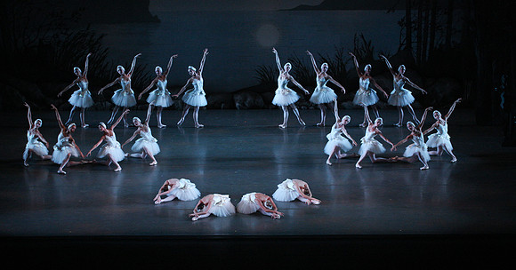 20151114_Swan_Lake_George_Balanchine_Kravis_IMG_6741