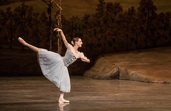 20161022_MCB_Giselle_Act1_2Cast_Tricia_Arsht_Arsht_73A5720