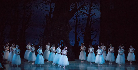 20161022_MCB_Giselle_Act2_2Cast_Tricia_Arsht_73A0011