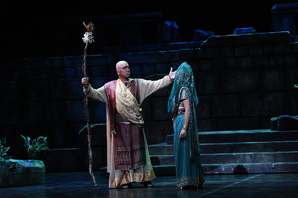 20150226_The_Pearl_Fisher_Act_39C7C1709