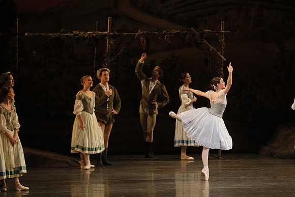 20161023_MCB_Giselle_Act1_3Cast_Jennifer_Laurent_Arsht__73A2241