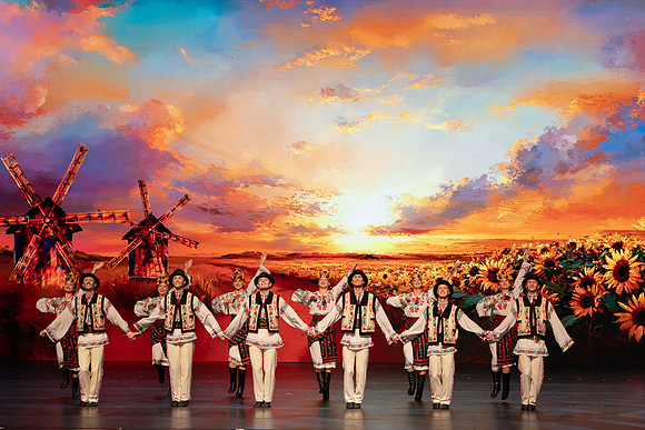 20241026_-Bukovynian Folk dance__DSC1417-Enhanced-NR