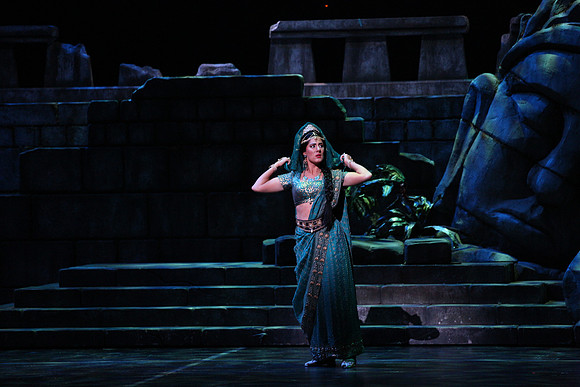 20150226_The_Pearl_Fisher_Act_39C7C1724