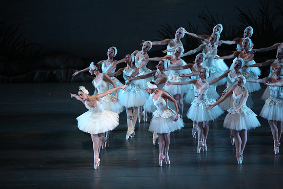 20151114_Swan_Lake_George_Balanchine_Kravis_IMG_6529
