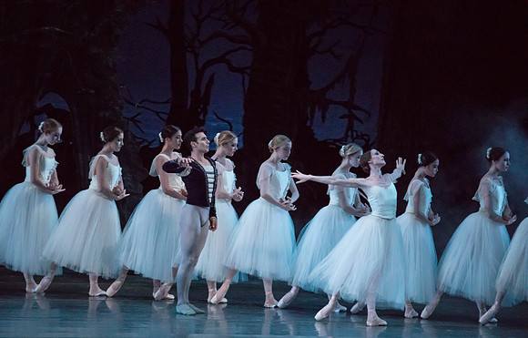 20161022_MCB_Giselle_Act2_2Cast_Tricia_Arsht_73A9601