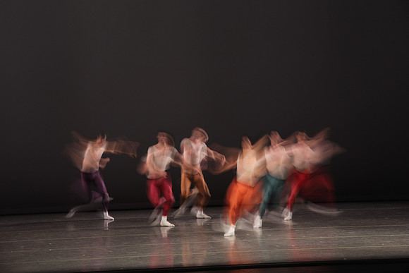 20170113_Glass_Motion_Blur_Samantha_PR_9C7C2273