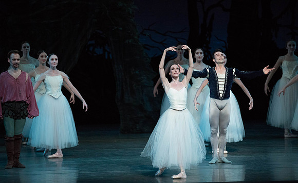 20161022_MCB_Giselle_Act2_2Cast_Tricia_Arsht_73A0985