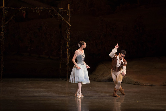 20161022_MCB_Giselle_Act1_2Cast_Tricia_Arsht_Arsht_73A5894