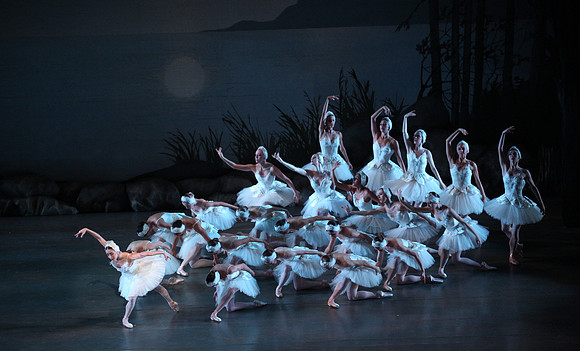 20151114_Swan_Lake_George_Balanchine_Kravis_IMG_6543