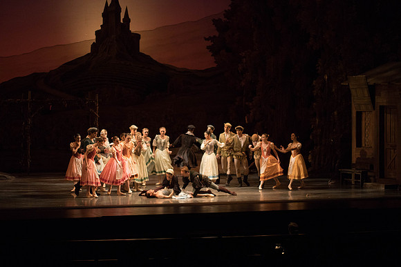 20161022_MCB_Giselle_Act1_2Cast_Tricia_Arsht_73A9448