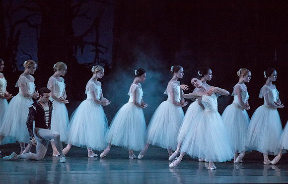 20161022_MCB_Giselle_Act2_2Cast_Tricia_Arsht_73A9598