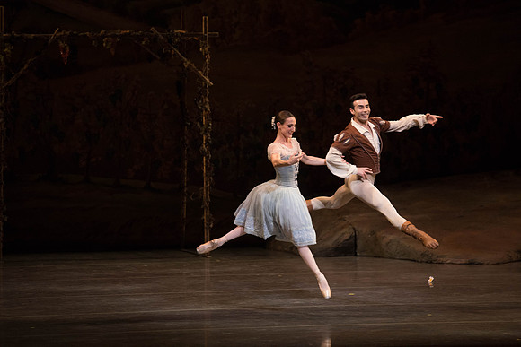 20161022_MCB_Giselle_Act1_2Cast_Tricia_Arsht_Arsht_73A5927