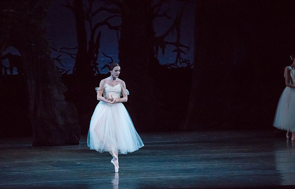 20161022_MCB_Giselle_Act2_2Cast_Tricia_Arsht_73A0138