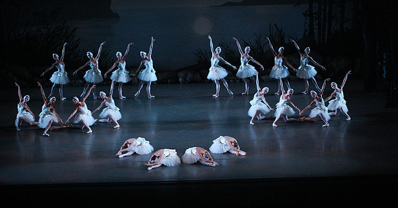 20151114_Swan_Lake_George_Balanchine_Kravis_IMG_6738