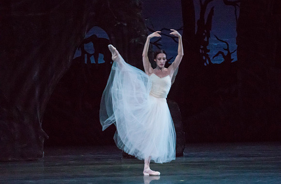 20161022_MCB_Giselle_Act2_2Cast_Tricia_Arsht_73A9683