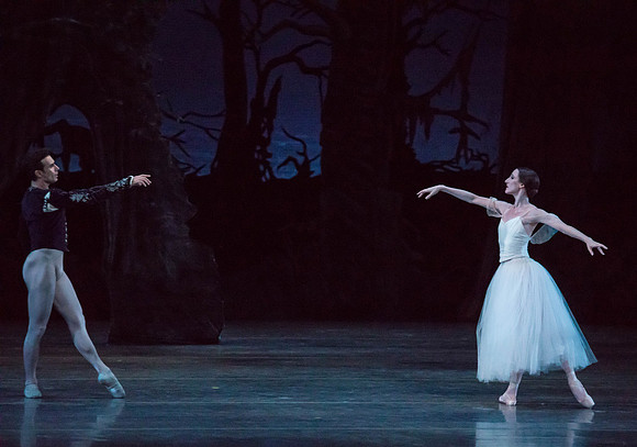 20161022_MCB_Giselle_Act2_2Cast_Tricia_Arsht_73A9611