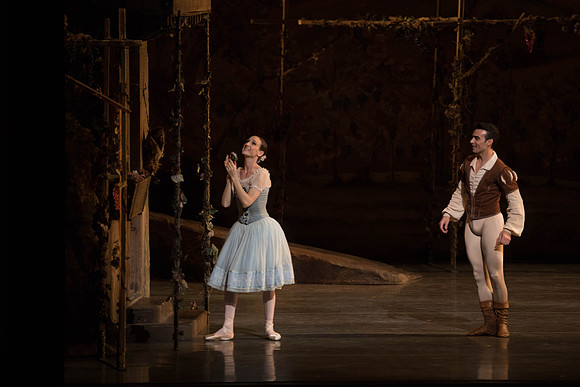 20161022_MCB_Giselle_Act1_2Cast_Tricia_Arsht_Arsht_73A5861