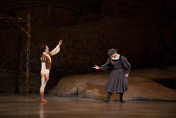 20161022_MCB_Giselle_Act1_2Cast_Tricia_Arsht_Arsht_73A5652
