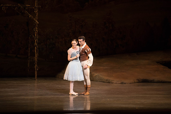 20161022_MCB_Giselle_Act1_2Cast_Tricia_Arsht_Arsht_73A5840
