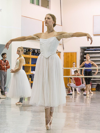 20161013_MCB_Giselle_Act1_Rehersal_Studio9C7C0049