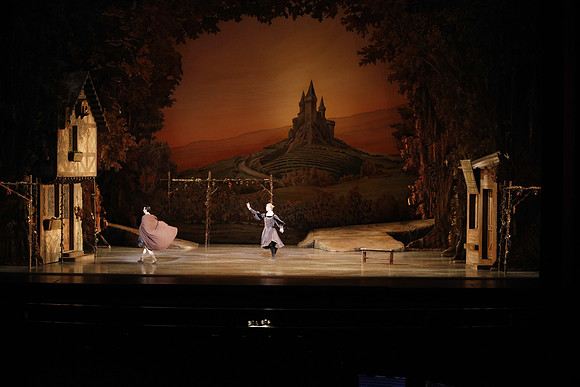 20161020_MCB_Giselle_Act1_2Cast_DR_No Makeup_Arsht_75A0055