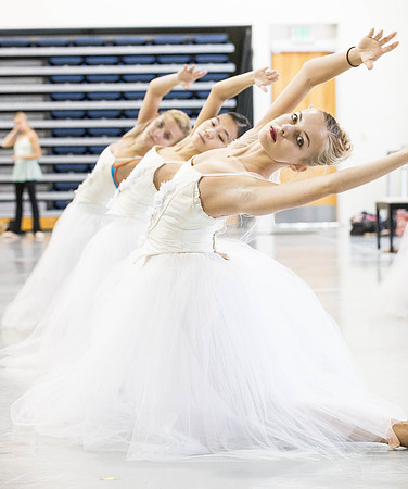 20161013_MCB_Giselle_Act1_Rehersal_Studio9C7C0077