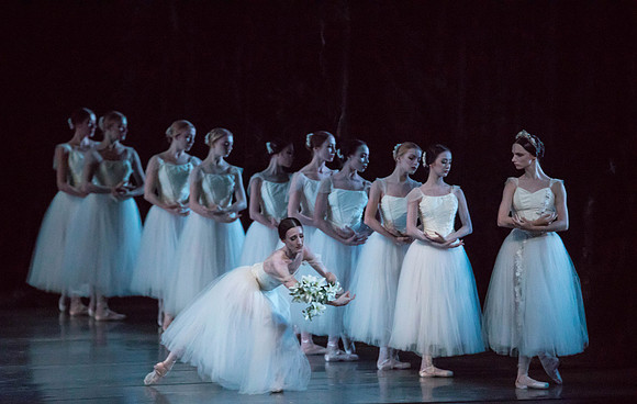 20161022_MCB_Giselle_Act2_2Cast_Tricia_Arsht_73A0327