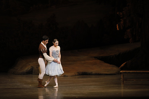 20161023_MCB_Giselle_Act1_3Cast_Jennifer_Laurent_Arsht__73A1549