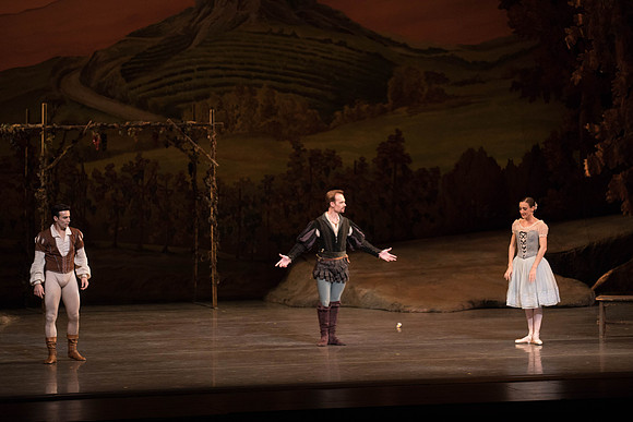 20161022_MCB_Giselle_Act1_2Cast_Tricia_Arsht_Arsht_73A5999