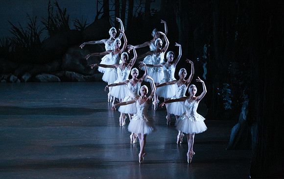 20151114_Swan_Lake_George_Balanchine_Kravis_IMG_6774