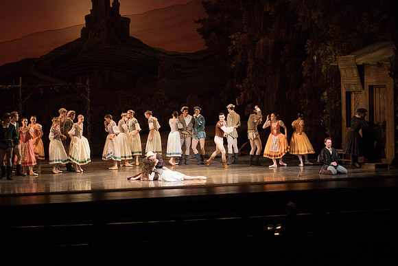 20161022_MCB_Giselle_Act1_2Cast_Tricia_Arsht_73A9399