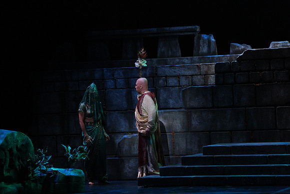 20150226_The_Pearl_Fisher_Act_39C7C1610