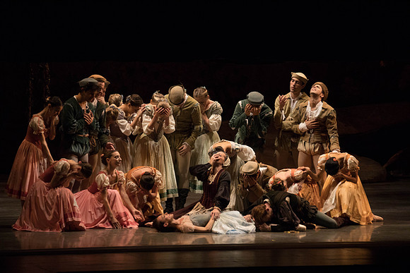 20161022_MCB_Giselle_Act1_2Cast_Tricia_Arsht_73A9465