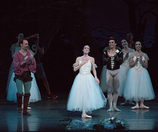 20161022_MCB_Giselle_Act2_2Cast_Tricia_Arsht_73A1297