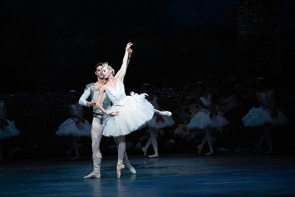 20240417_Swan_Lake_Act 4_2_Cast_DSC2995.ARW