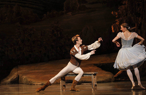 20161020_MCB_Giselle_Act1_DRDA_Arsht_73A3548