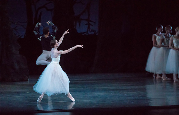 20161022_MCB_Giselle_Act2_2Cast_Tricia_Arsht_73A0102