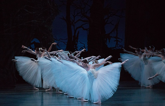 20161022_MCB_Giselle_Act2_2Cast_Tricia_Arsht_73A0080