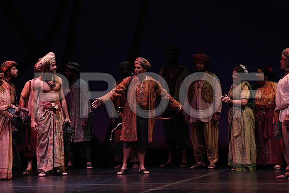 20150226_The_Pearl_Fisher_Act_29C7C0645