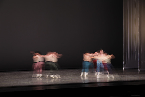 20170113_Glass_Motion_Blur_Samantha_PR_9C7C2330