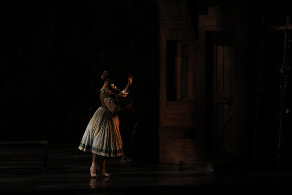 20161023_MCB_Giselle_Act1_3Cast_Jennifer_Laurent_Arsht__73A1333