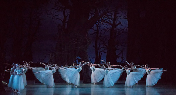 20161022_MCB_Giselle_Act2_2Cast_Tricia_Arsht_73A0475