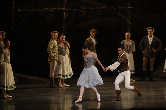 20161023_MCB_Giselle_Act1_3Cast_Jennifer_Laurent_Arsht__73A2193