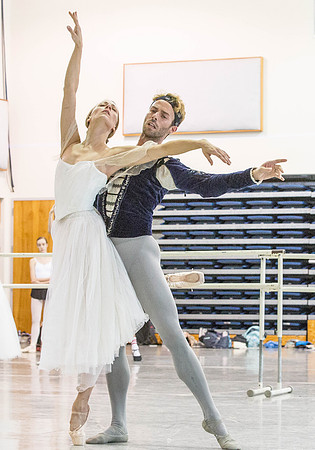 20161013_MCB_Giselle_Act1_Rehersal_Studio9C7C0057