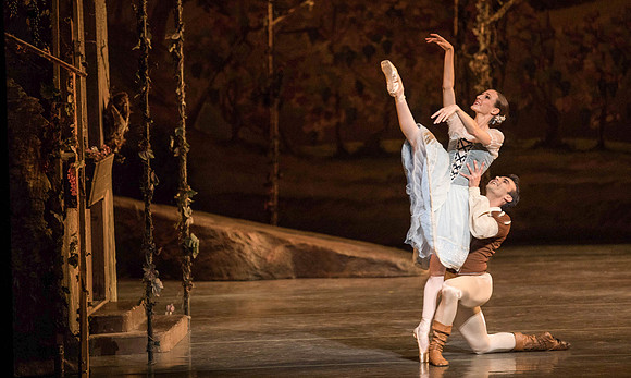 20161022_MCB_Giselle_Act1_2Cast_Tricia_Arsht_Arsht_73A5979