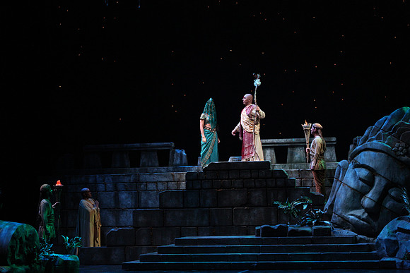 20150226_The_Pearl_Fisher_Act_39C7C1574