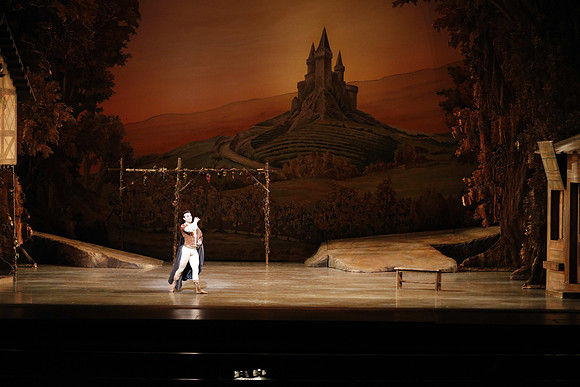 20161020_MCB_Giselle_Act1_2Cast_DR_No Makeup_Arsht_75A0049