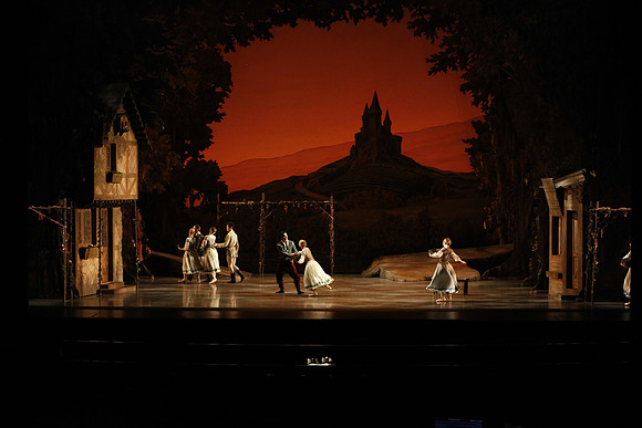 20161020_MCB_Giselle_Act1_2Cast_DR_No Makeup_Arsht_75A0013