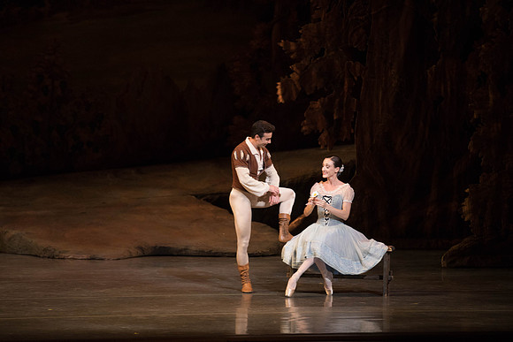 20161022_MCB_Giselle_Act1_2Cast_Tricia_Arsht_Arsht_73A5870